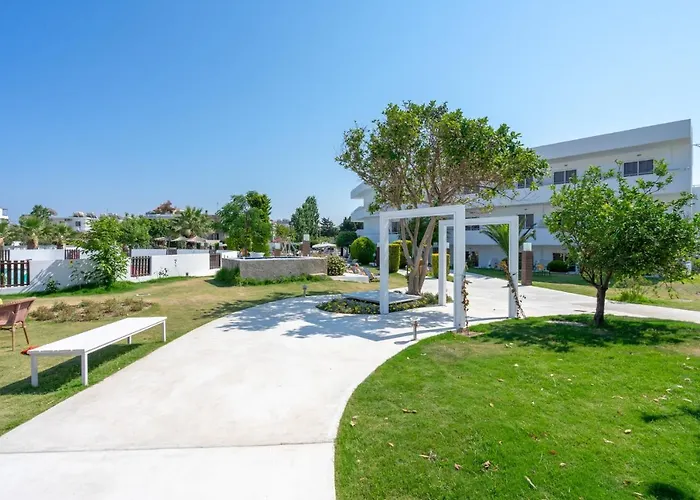 Hotel Stamos *