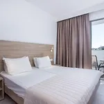 Stamos Hotel