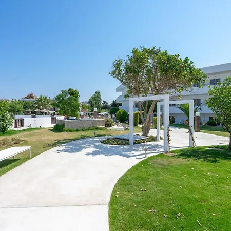 Hotel Stamos *